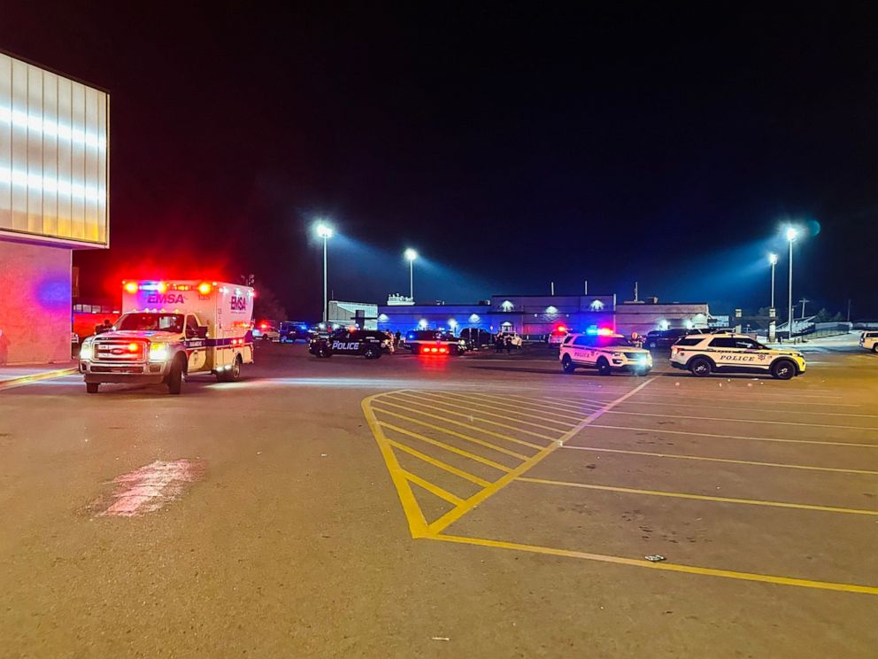 1 teen dead, 1 critically injured in high school homecoming game shooting